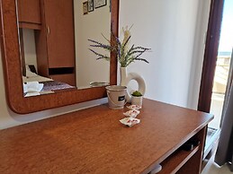 Apartment and Rooms Zora