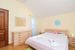 Apartment Villa Zlatna