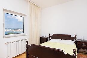 Apartment Villa Zlatna