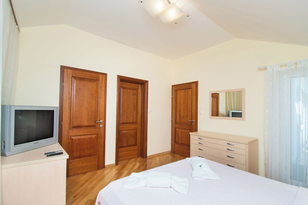 Apartment Villa Zlatna
