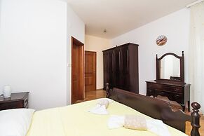 Apartment Villa Zlatna