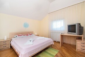 Apartment Villa Zlatna