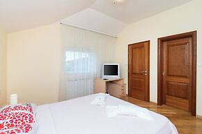 Apartment Villa Zlatna