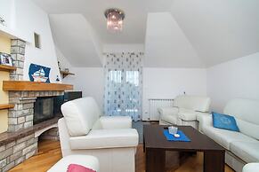 Apartment Villa Zlatna