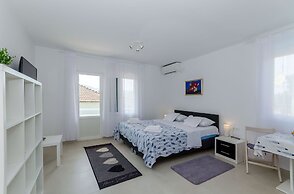 Apartments Pleasures