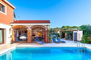Villa Pamaroka