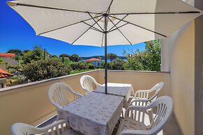 Apartments and Room Petar