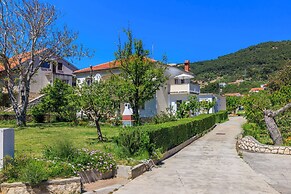 Apartments and Room Petar