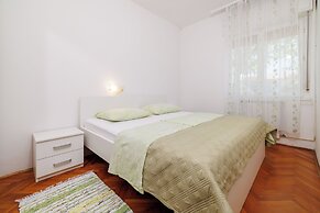 Apartments and Room Petar
