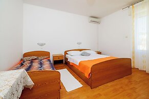 Apartments and Room Petar