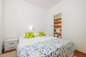 Apartments and Room Petar