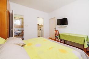 Apartments and Room Petar
