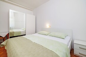 Apartments and Room Petar