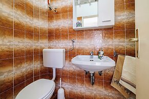 Apartments and Room Petar