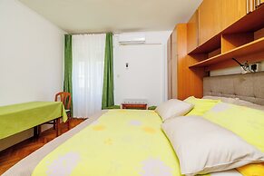 Apartments and Room Petar
