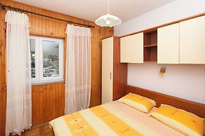 Apartments Tiho