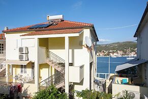 Apartments Tiho