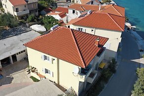 Apartments Tiho