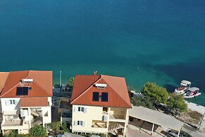 Apartments Tiho