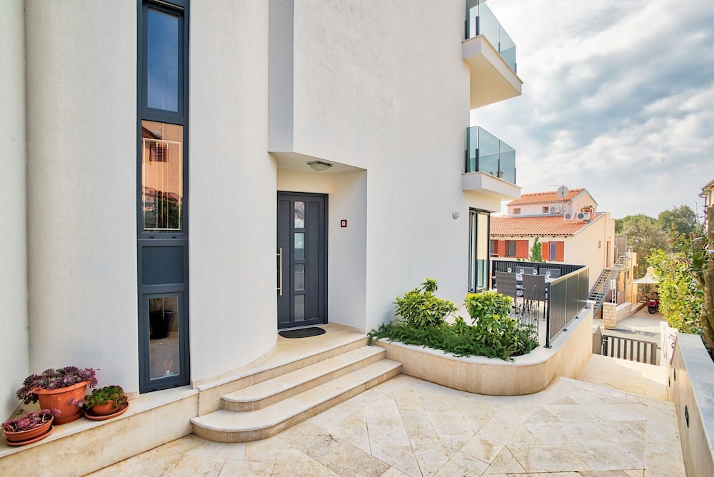 Apartments Villa Sky