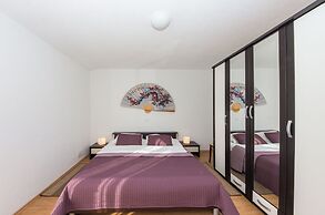 Apartment Yasmin