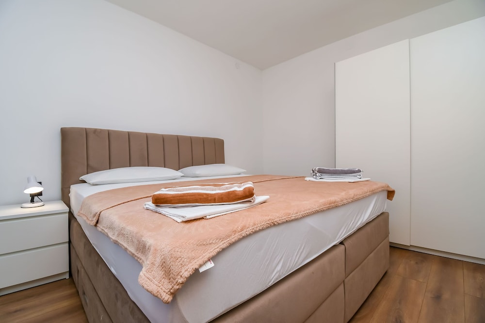 Apartments Jadran