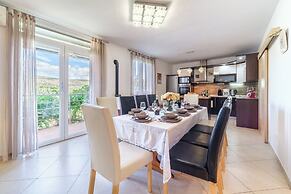 Villa Bravura