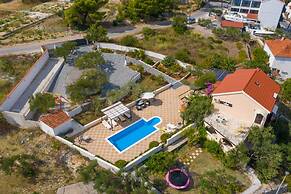Villa Bravura