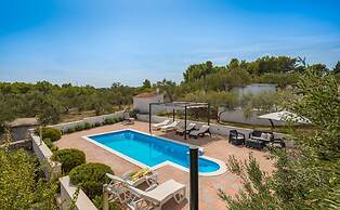 Villa Bravura