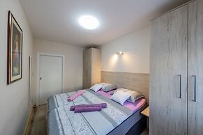 Apartment Monika