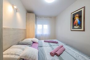 Apartment Monika