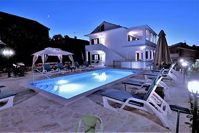 House Villa Mendula