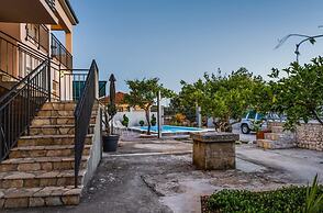 House Jakov