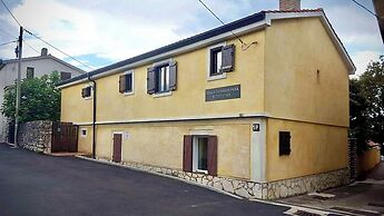 Apartment Ela