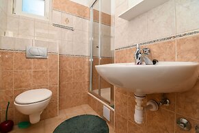 Apartment Goran