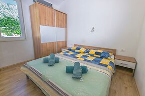 Apartment Goran