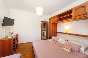 Apartments and Room Adriana