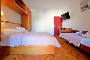 Apartments and Room Adriana