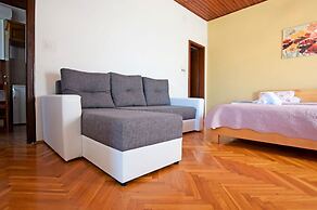 Apartments and Room Adriana