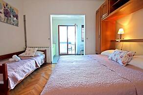 Apartments and Room Adriana