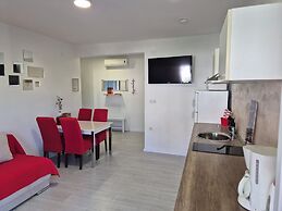 Apartments R and E