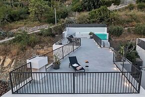 Villa Roof Pool