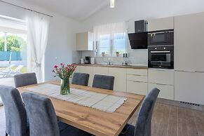 Villa Deluxe