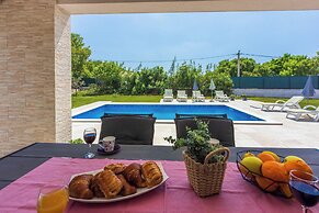 Villa Deluxe
