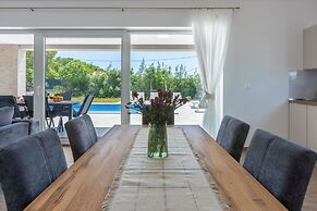 Villa Deluxe