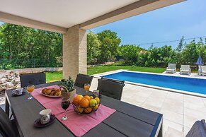 Villa Deluxe