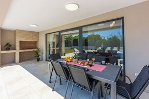 Villa Deluxe