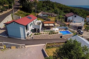 Villa Rhapsody