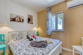 Villa Rhapsody