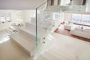 Villa Royal Blue